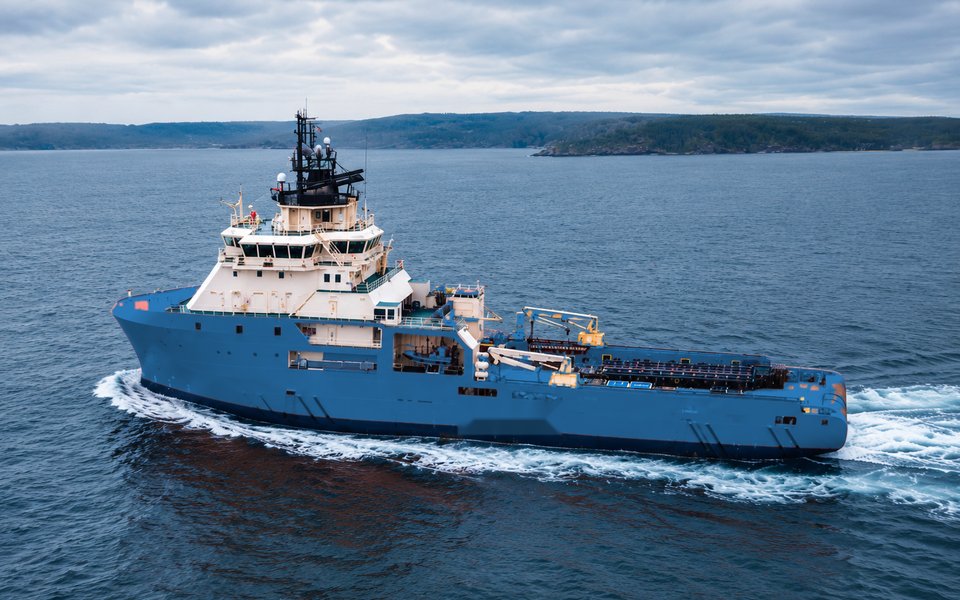 Offshore vessel under way at sea